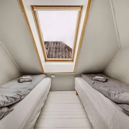Сasa de vacaciones Dinbnb Homes I 4-bedroom Historical House In Romantic Surroundings *