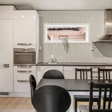Сasa de vacaciones Dinbnb Homes I 4-bedroom Historical House In Romantic Surroundings *